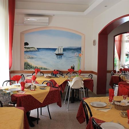 Hotel Susanna Rimini Eksteriør bilde