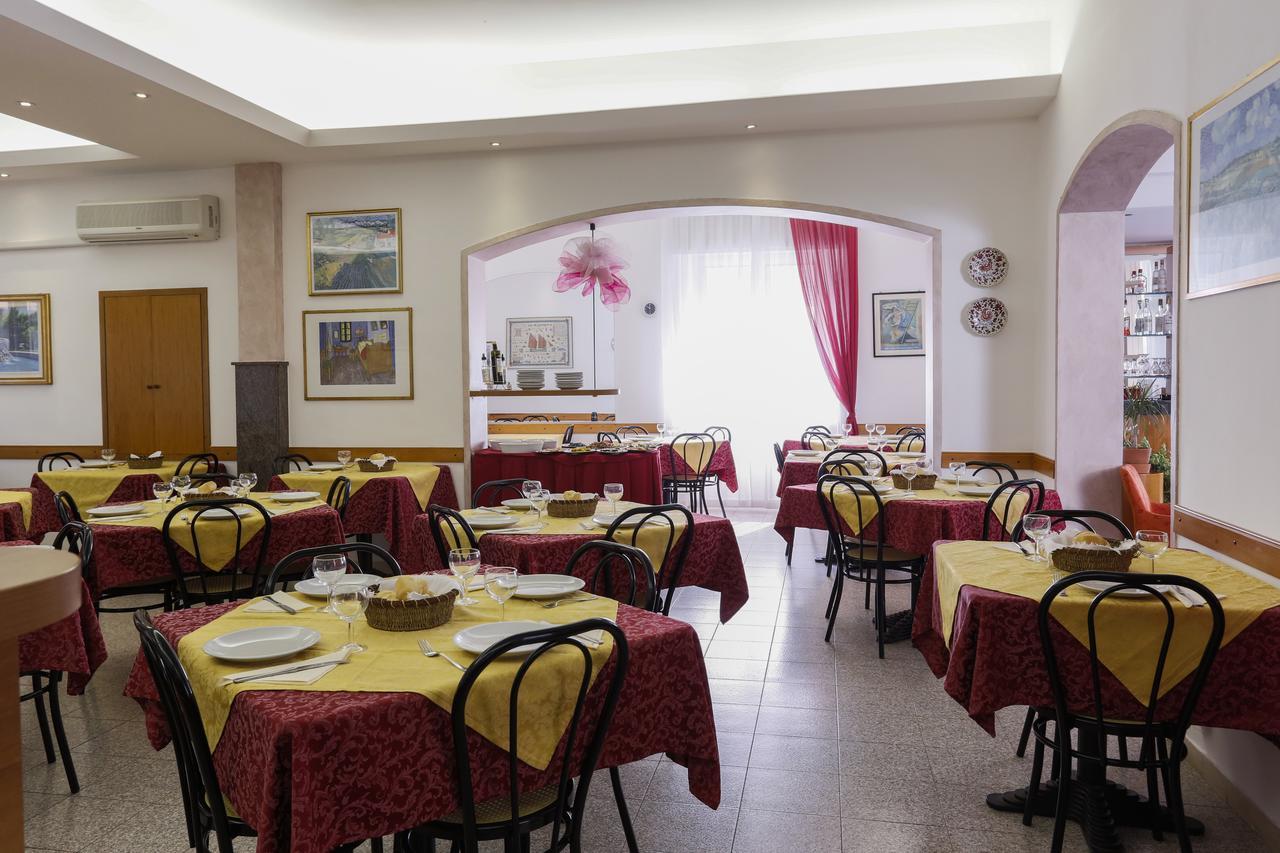 Hotel Susanna Rimini Eksteriør bilde
